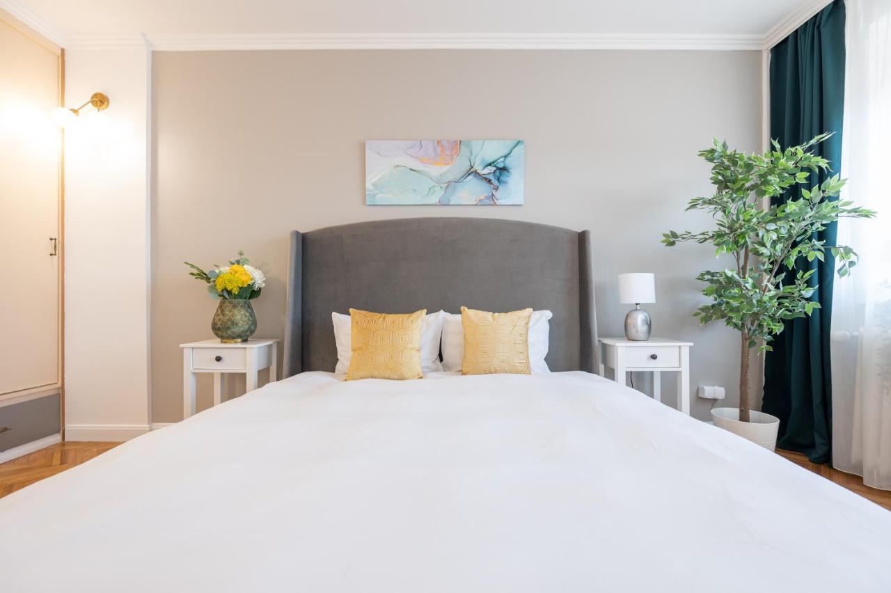 Haga Flat Apartment Oradea Ngoại thất bức ảnh