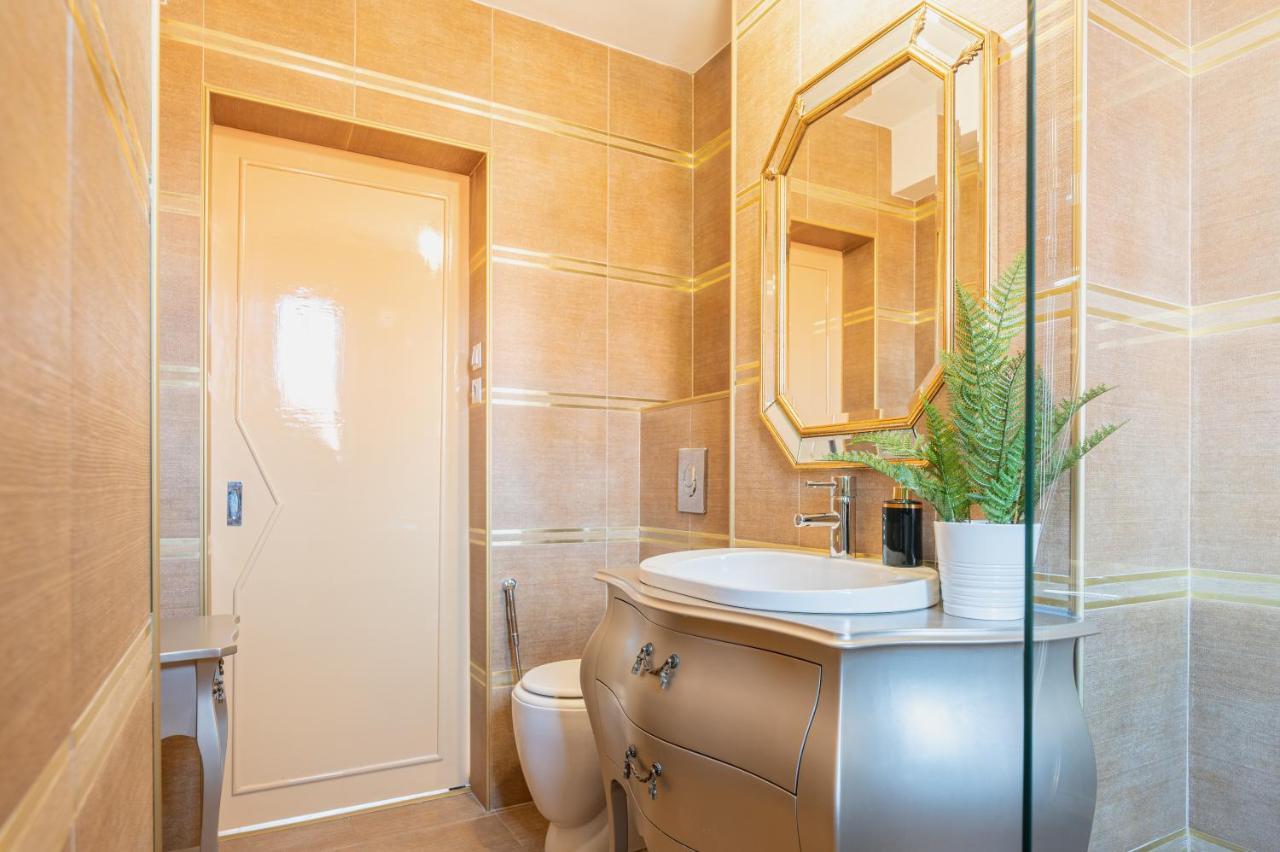 Haga Flat Apartment Oradea Ngoại thất bức ảnh
