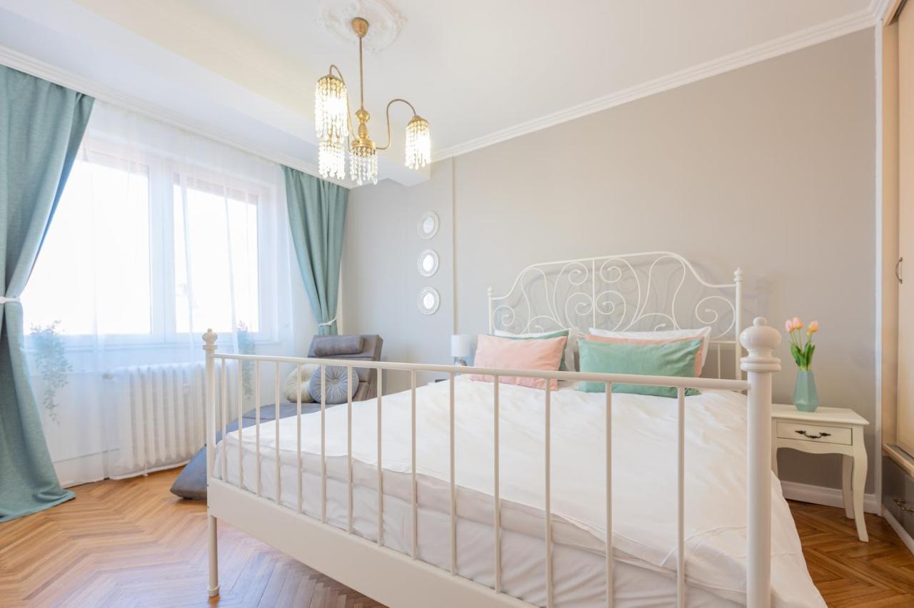 Haga Flat Apartment Oradea Ngoại thất bức ảnh